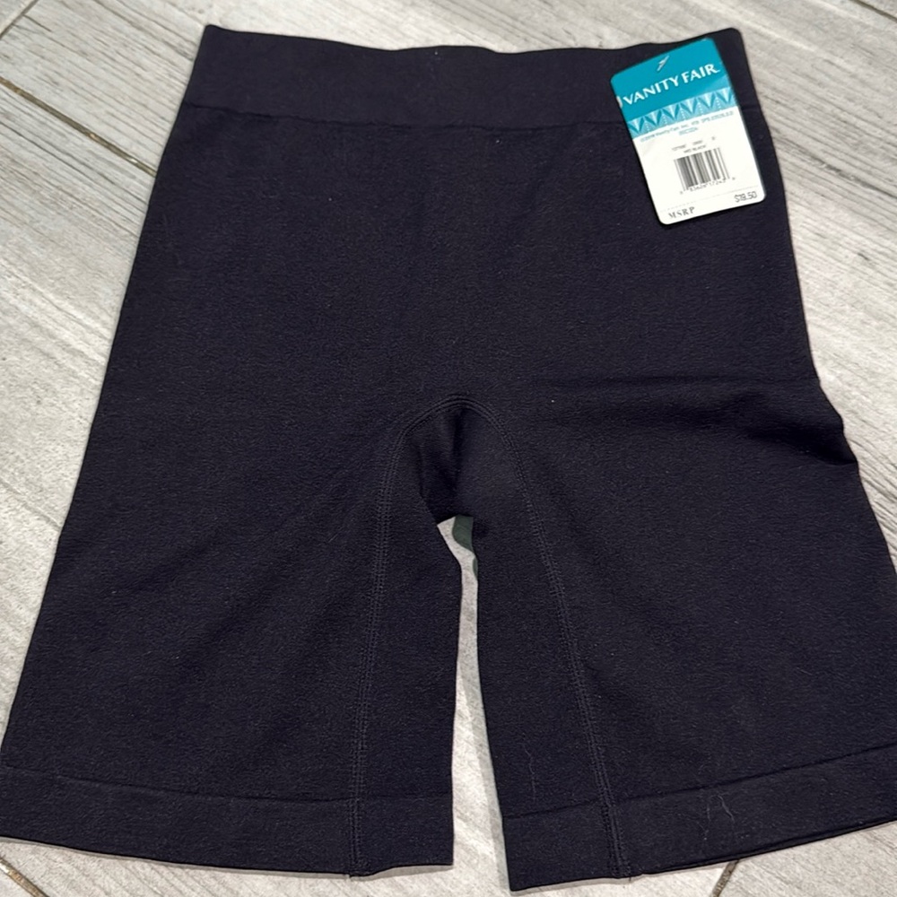 NWT Vanity Fair Seamless Shorts S